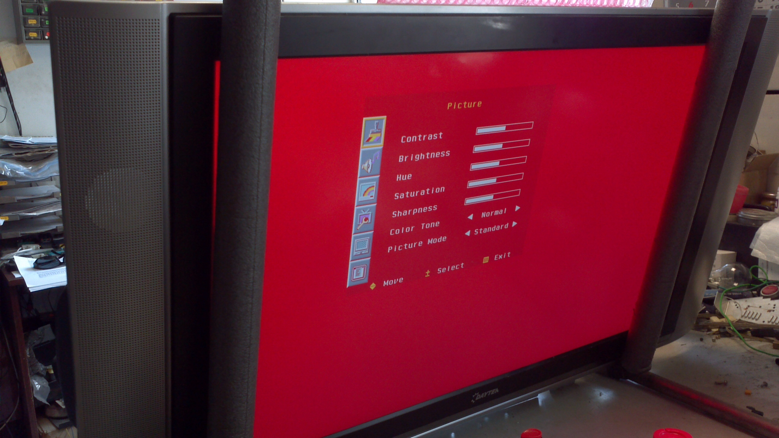 Daytek LTV3260HD av